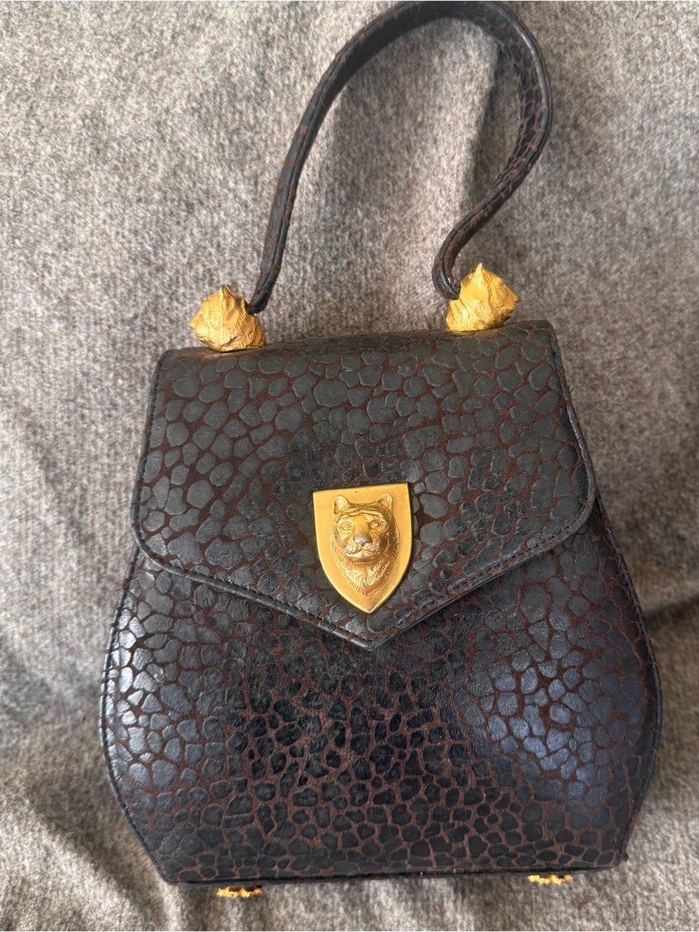 Vintage Larucchi lion heads purse. Retro!